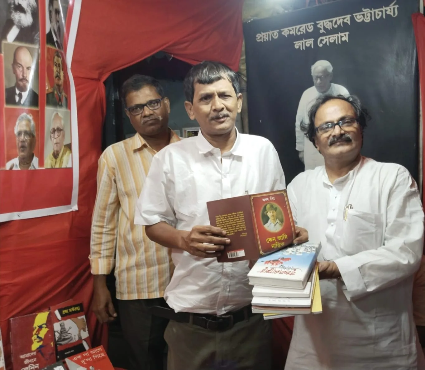খেজুরি কামারদা -------- বইপ্রেমীদের ভিড়